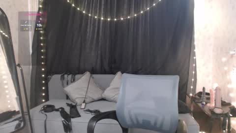 Snapshot of goddess_orsa chatting on March 5, 5:18 am Orsa online show from March 5, 5:18 am