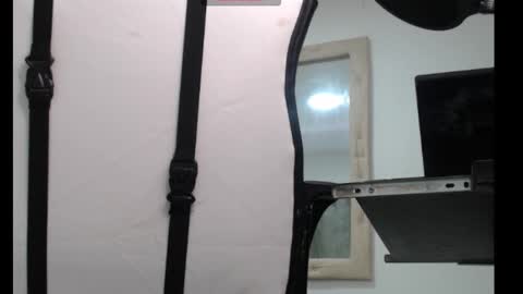 goddess_valen online show from November 1, 5:45 pm