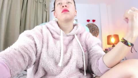 Snapshot of goddessjessica_roger chatting on October 7, 5:14 am Goddess Jessica and slave Roger online show from October 7, 5:14 am