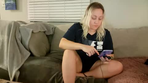 Snapshot of goddessmayvn chatting on January 30, 1:09 pm GoddessMayvn online show from January 30, 1:09 pm