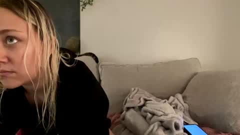 Snapshot of goddessmayvn chatting on February 5, 4:48 am GoddessMayvn online show from February 5, 4:48 am