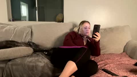 Snapshot of goddessmayvn chatting on February 2, 9:40 am GoddessMayvn online show from February 2, 9:40 am