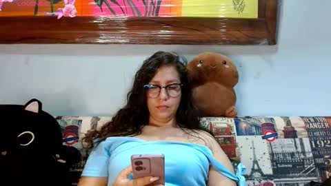  Naih Reyes online show from September 18, 6:17 am