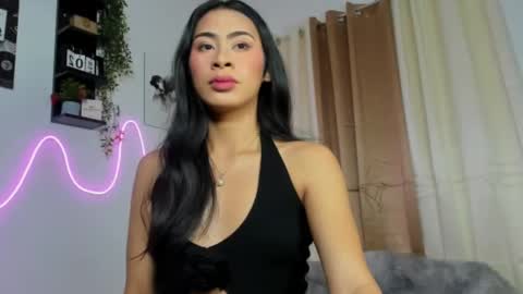 Kyla and Nian online show from February 9, 3:32 am