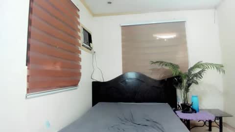 JENNIFER online show from April 21, 5:25 am