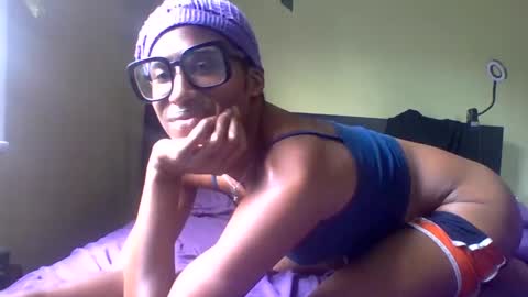 Snapshot of goddexx_kii chatting on September 29, 4:39 pm goddexx_kii online show from September 29, 4:39 pm