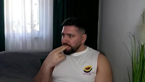 gold_alpha_boy online show from March 11, 2:09 pm