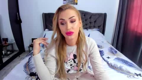 Nicole.. online show from March 7, 9:09 am