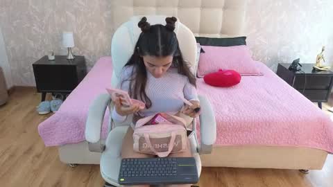 golden_muse online show from April 10, 4:07 am