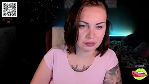 Snapshot of golden_sugar chatting on October 18, 2:49 am Shy in the streets but a freak in the sheets online show from October 18, 2:49 am