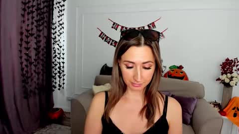 Olivia online show from November 3, 12:06 pm