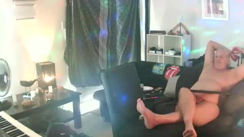 goldyguy011 online show from November 9, 1:20 am