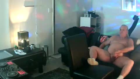 goldyguy011 online show from September 25, 6:37 pm