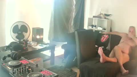 goldyguy011 online show from March 27, 1:44 am