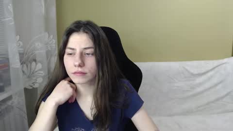 Elizabeth Effie online show from February 25, 7:06 pm