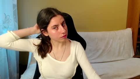 Elizabeth Effie online show from June 8, 4:19 pm