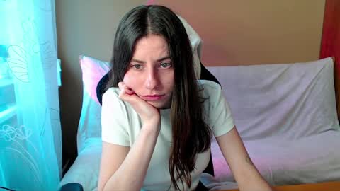 Elizabeth Effie online show from April 23, 2:51 pm