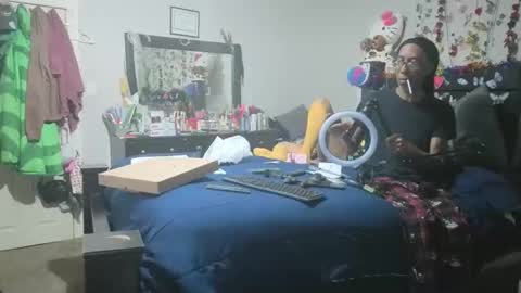 GoodieTimes1 Mrs. Bonnie  Mr. Clyde online show from March 9, 6:51 am