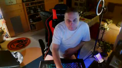 google5001 online show from November 17, 6:49 am