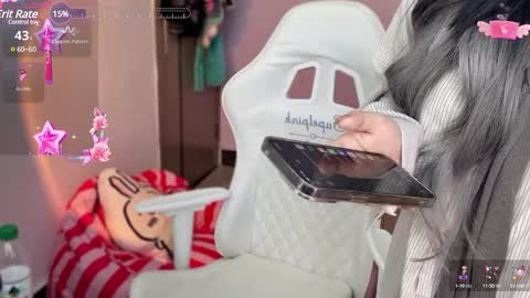 gorgeous girl33 online show from December 20, 5:04 am