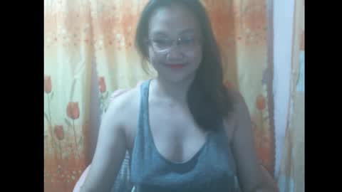 Snapshot of gorgeousmama chatting on October 27, 10:37 am gorgeousmama online show from October 27, 10:37 am