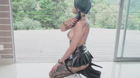 sophie  Special celebration a the beach 300k followers 3011 and 0112   online show from April 8, 7:39 pm