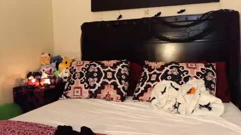 gothbaby305 online show from November 30, 9:16 am