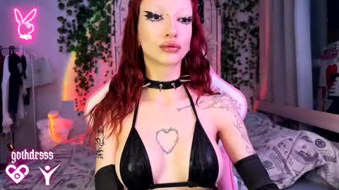 Snapshot of gothdesss chatting on September 28, 11:14 pm    online show from September 28, 11:14 pm