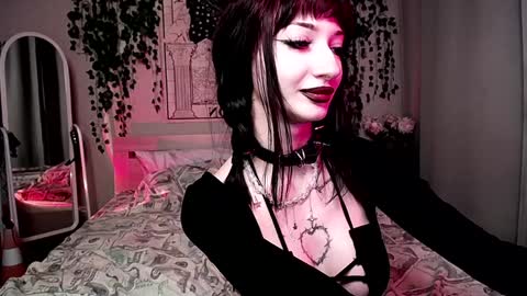 Snapshot of gothdesss chatting on December 24, 1:59 am    online show from December 24, 1:59 am