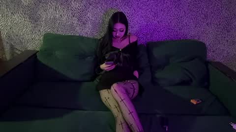 gothmoon_ online show from April 9, 6:46 pm