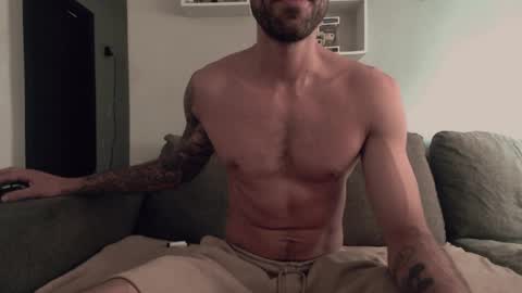 gottalovelatinas online show from April 23, 5:36 pm