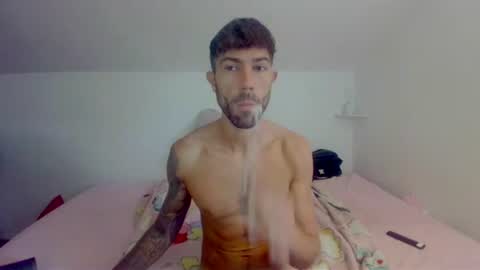 gottalovelatinas online show from August 3, 10:21 am