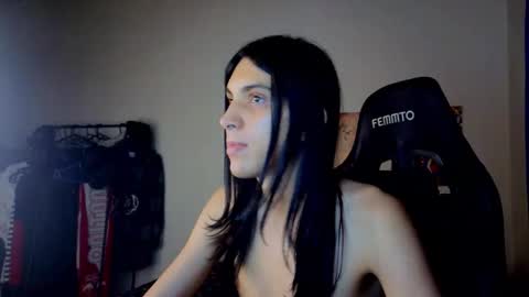 Snapshot of gowther__ chatting on October 27, 1:05 am angelito tu novio online show from October 27, 1:05 am