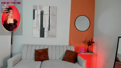 Zuly online show from March 24, 8:48 pm