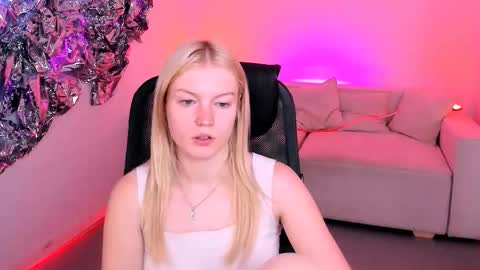 Snapshot of graceglamour chatting on September 13, 5:21 am Grace Glamour online show from September 13, 5:21 am