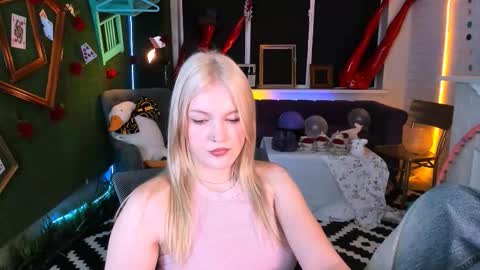 Snapshot of graceglamour chatting on September 25, 5:47 am Grace Glamour online show from September 25, 5:47 am
