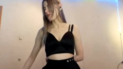 Emily online show from May 14, 6:39 pm