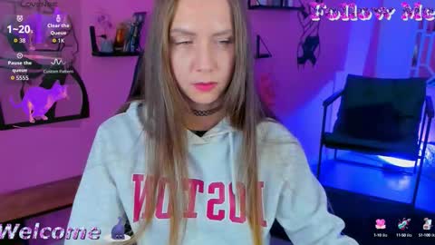 Snapshot of graycewild chatting on October 2, 11:31 am GrayceWild online show from October 2, 11:31 am