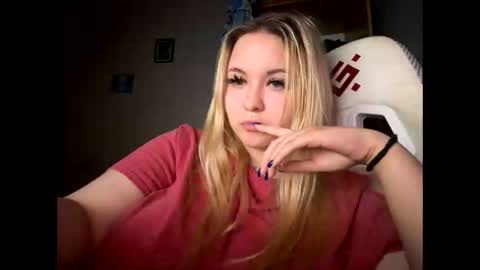 Lina 3 online show from March 17, 6:35 pm