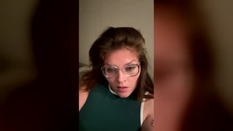 greeneyes0307 online show from December 5, 7:18 am