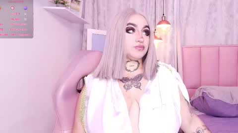 Snapshot of greennbella chatting on February 13, 7:10 pm online show from February 13, 7:10 pm