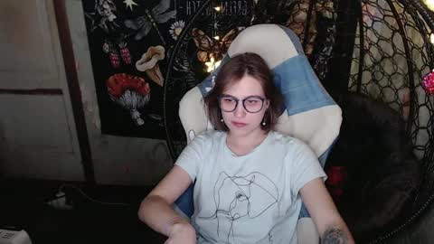 Lina online show from April 8, 11:57 am