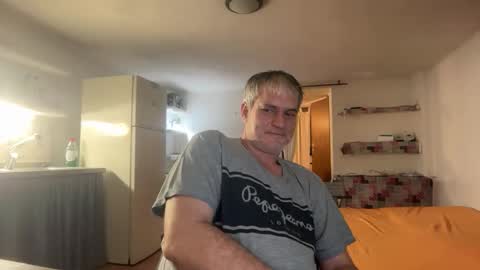 guardiannif_ online show from February 10, 7:06 pm