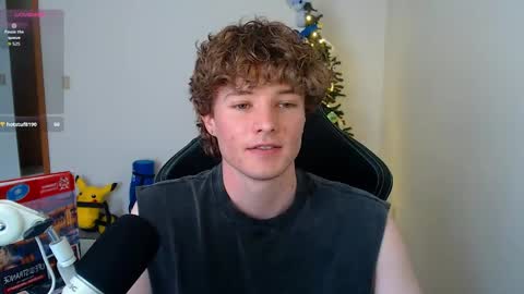 gucciboi4 online show from May 2, 3:51 pm