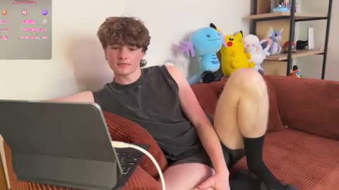 gucciboi4 online show from July 13, 10:35 pm