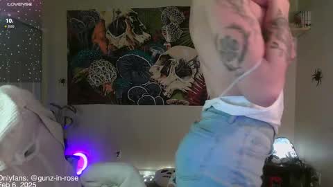 Kylie online show from February 6, 4:14 pm