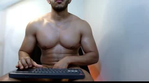 holl latino online show from May 3, 12:38 am