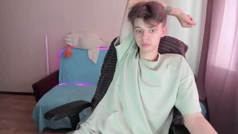 guy_liam1 online show from September 24, 1:51 pm