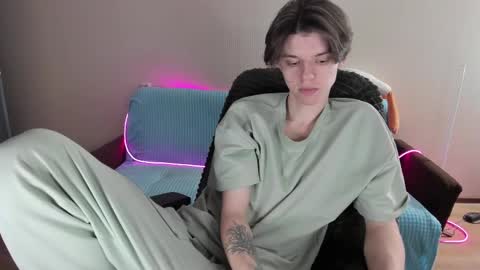 guy_liam1 online show from February 9, 8:21 am