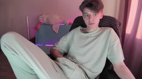 guy_liam1 online show from September 25, 3:08 pm